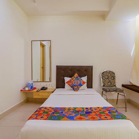 Fabhotel Aamantran & Banquet Halls - Nr Rtc X Roads Metro Station Hajdarabad Zewnętrze zdjęcie