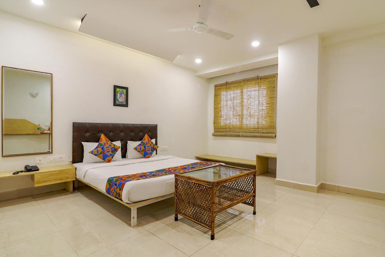 Fabhotel Aamantran & Banquet Halls - Nr Rtc X Roads Metro Station Hajdarabad Zewnętrze zdjęcie