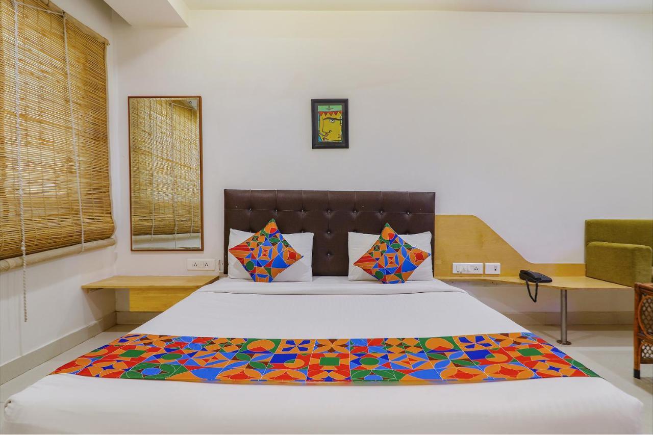 Fabhotel Aamantran & Banquet Halls - Nr Rtc X Roads Metro Station Hajdarabad Zewnętrze zdjęcie