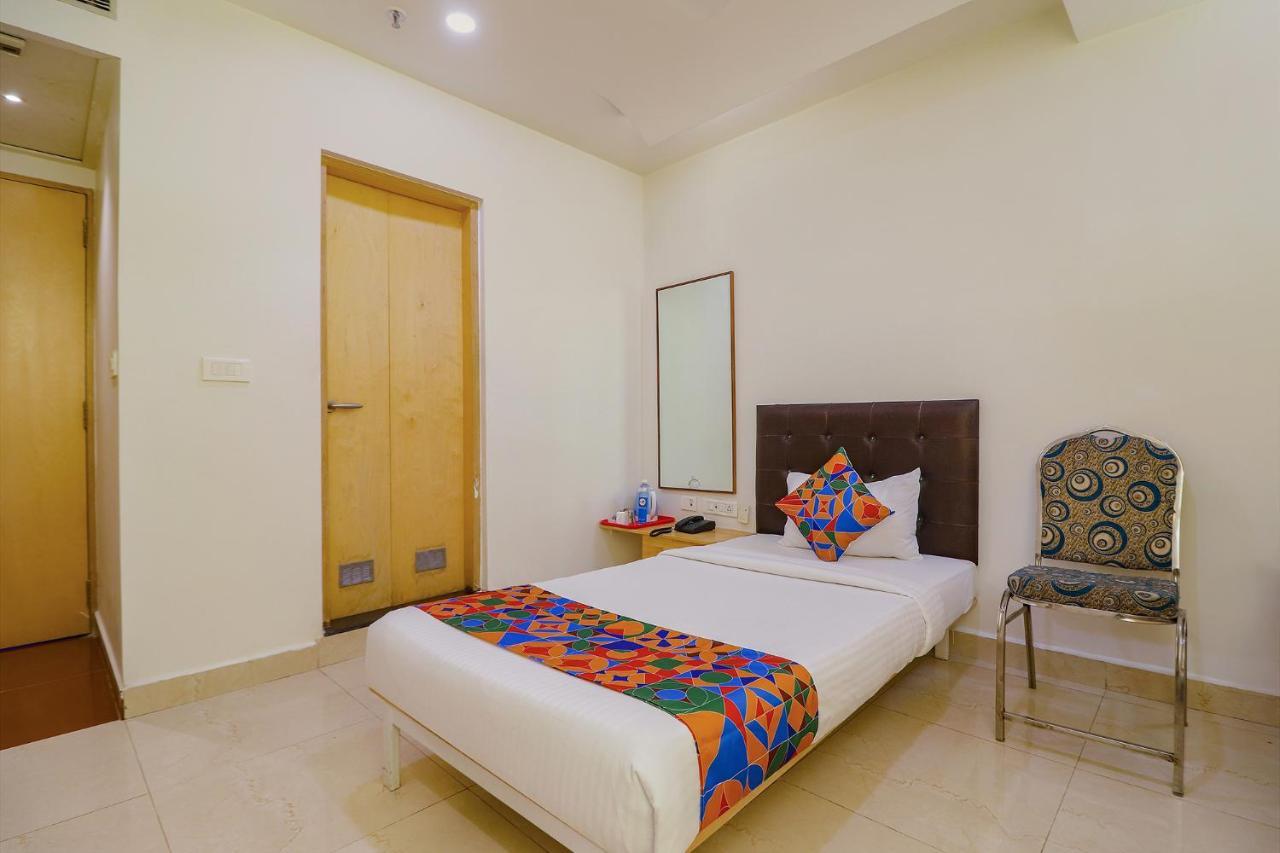 Fabhotel Aamantran & Banquet Halls - Nr Rtc X Roads Metro Station Hajdarabad Zewnętrze zdjęcie