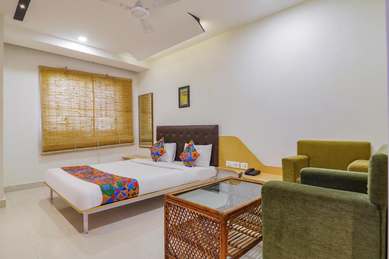 Fabhotel Aamantran & Banquet Halls - Nr Rtc X Roads Metro Station Hajdarabad Zewnętrze zdjęcie
